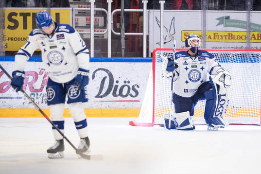 Leksands målvakt Tex Williamsson deppar i ishockeymatchen