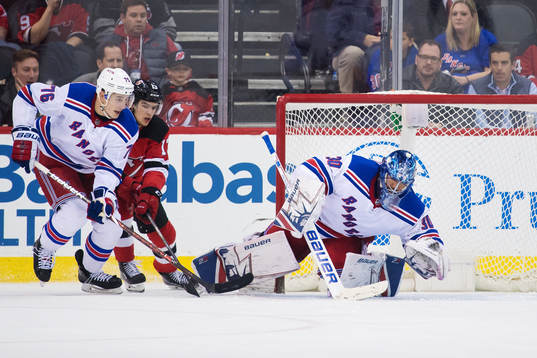 Rangers Brady Skjei och målvakt Henrik Lundqvist utmanas