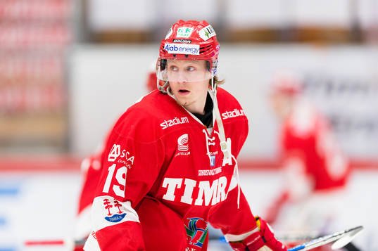 Timrås Erik Karlsson värmer upp