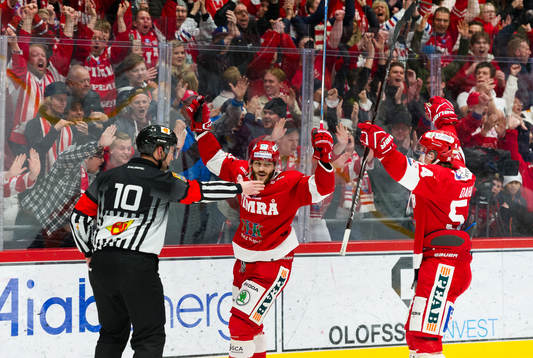 Timrås Johan Persson jublar med Jonathan Dahlen