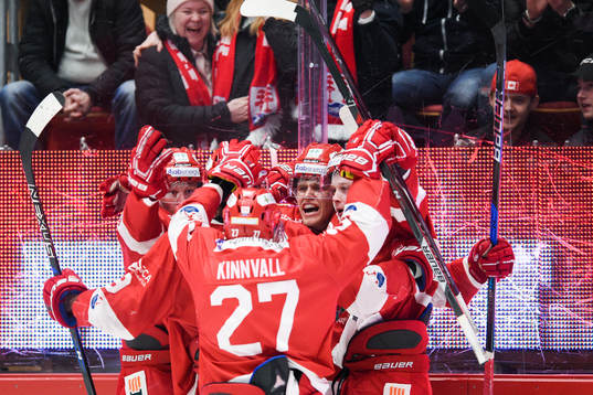 Timrås spelare jublar