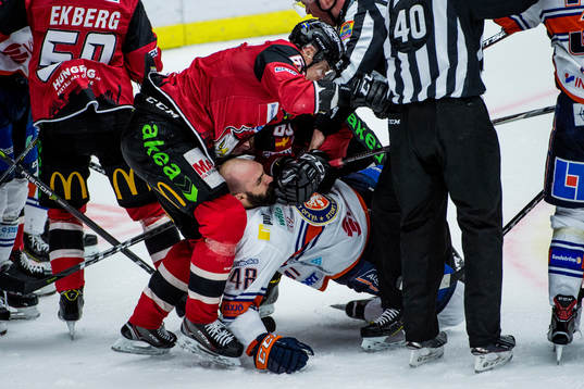 Malmö Redhawks Fredrik Händemark i bråk med Växjös