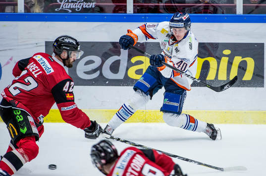 Växjös Elias Pettersson mot Malmö Redhawks Niklas Arell