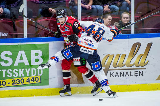 Malmö Redhawks Robin Alvarez mot Växjös Daniel Rahimi