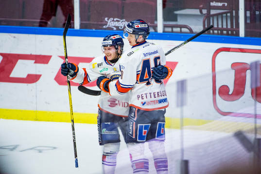 Växjös Tuomas Kiiskinen jublar