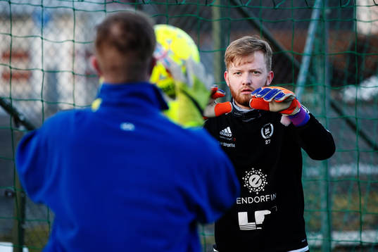 Målvaktstränare Ronny och målvakt Alexander Olausson