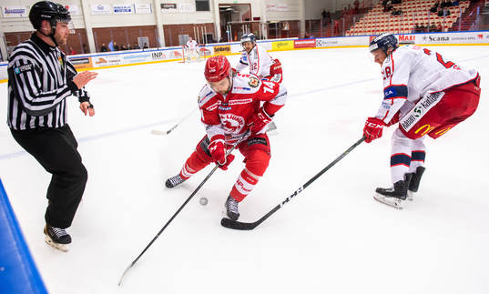 Västerviks Jørgen Karterud och Trojas Tobias Törnqvist