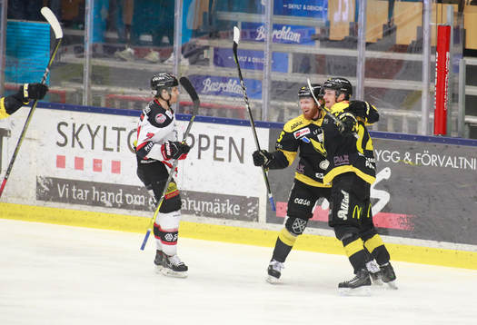 Västerås Jesper Johansson jublar med Jesper Appel