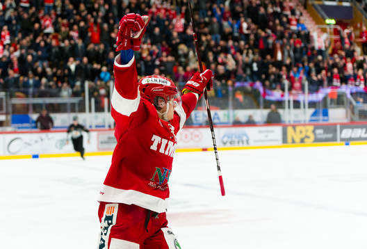 Timrås Marcus Hardegård  jublar