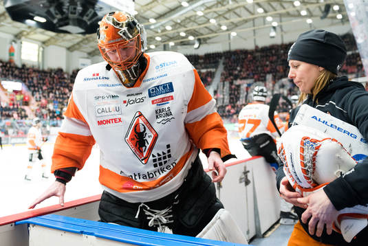 Karlskronas målvakt Johan Holmqvist byts ut pga skada