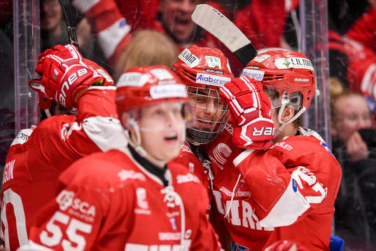 Timrås spelare jublar