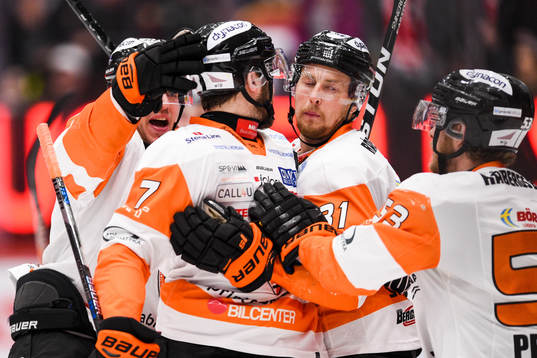 Karlskronas spelare jublar