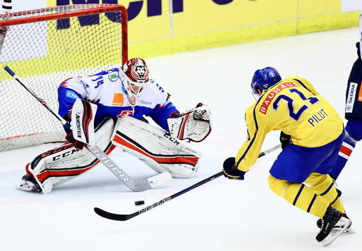 Sveriges Lawrence Pilut och Slovakiens Michael Lindqvist