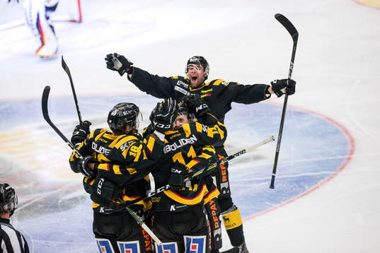 Skellefteås Henrik Hetta gör 2-0 på Djurgårdens