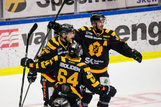 Bläddra bland fler bilder av Ishockey, SHL, Semifinal 2, Skellefteå - Djurgården