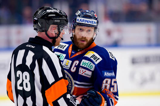 Domare Domare Mikael Holm i samtal med Växjös Liam Reddox