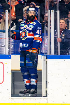 Växjös Daniel Rahimi i utvisningsbåset