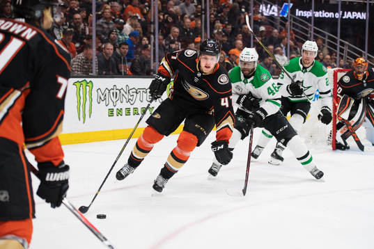 Ducks Hampus Lindholm och Stars Gemel Smith