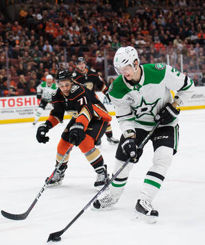 Ducks J.T. Brown och Stars John Klingberg