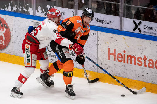 Timrås Hampus Larsson och Karlskronas Morten Madsen