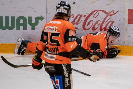 Karlskronas Joel Kellman grinar illa