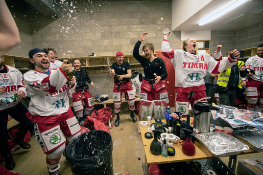 Timrå jublar i omklädningsrummet