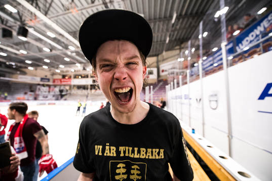 Timrås Jonathan Dahlen jublar