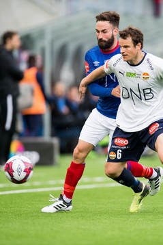 Magnus Lekven of Vålerenga and Henning Hauger of