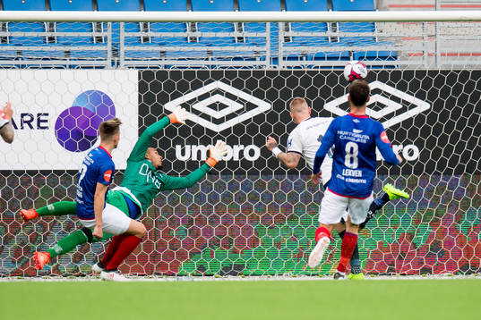 Marcus Pedersen of Strømsgodset scores 1-0