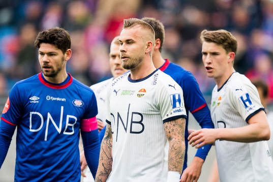 Daniel Fredheim Holm of Vålerenga and Marcus Pedersen of