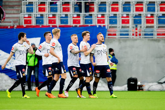 Marcus Pedersen of Strømsgodset celebrates 3-1 with his