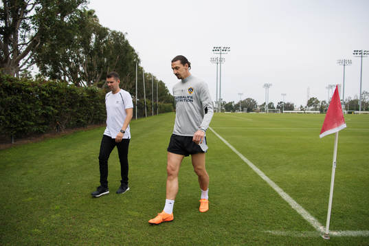 Bläddra bland fler bilder av Fotboll, MLS, Träning, LA Galaxy