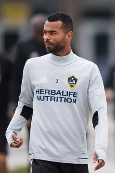 Ashley Cole på väg till MLS-laget LA Galaxys träning