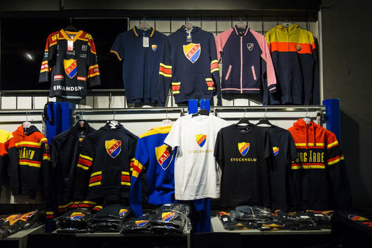 Djurgårdens souvenirer innan semifinal 3 i SM-slutspelet i