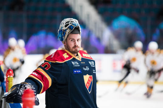 Djurgårdens målvakt Joacim Eriksson innan semifinal 3 i