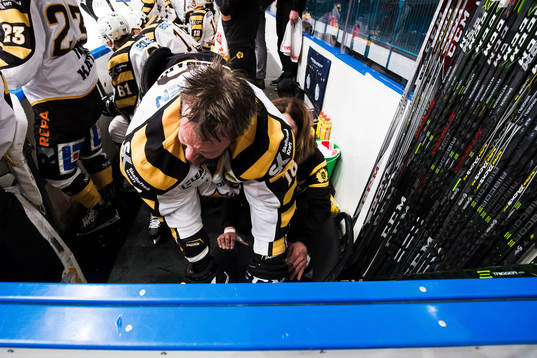 Skellefteås Pontus Petterström har skadat sig