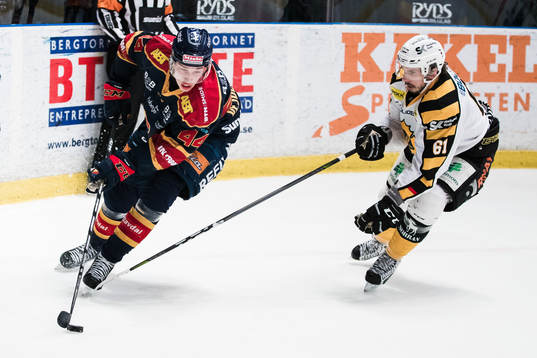 Djurgårdens Lukas Vejdemo och Skellefteås Fredrik Lindgren