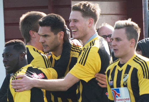 Bläddra bland fler bilder av Fotboll, div 2, IFK Hässleholm - Lindsdal