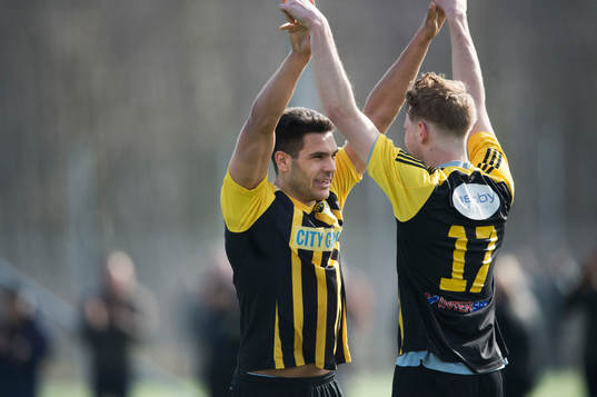IFK Hässleholms Filip Ranmo har gjort mål och jublar