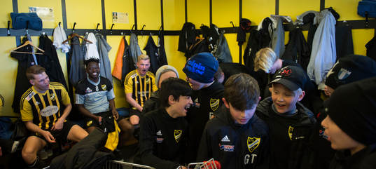 Segersång i IFK Hässleholms omklädningsrum i matchen i