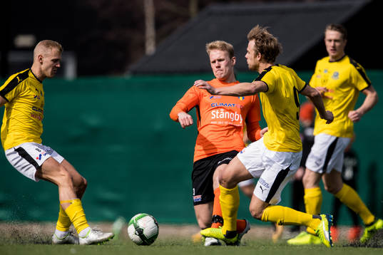 Torns Adam Olofsson mot Lunds Jesper Möller och Andreas