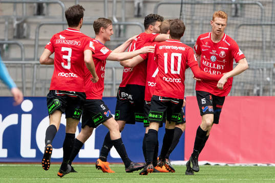 Trelleborgs Erik Andersson jublar med lagkamrater