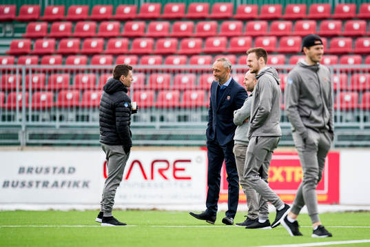 Bjørn Helge Riise of Aalesund and Lars Bohinen, head coach