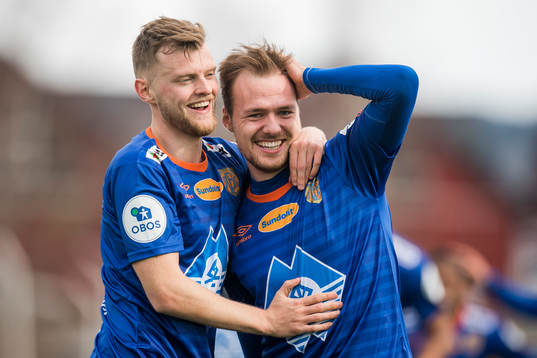 Adam Örn Arnarson and Aron Elis Thrandarson of Aalesund