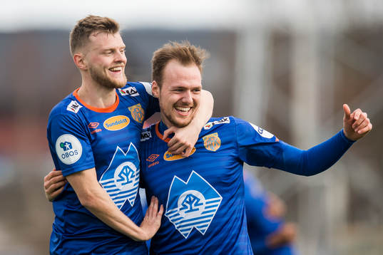 Adam Örn Arnarson and Aron Elis Thrandarson of Aalesund