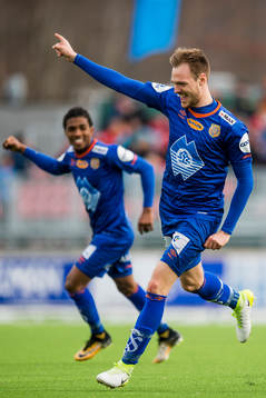 Aron Elis Thrandarson of Aalesund celebrates the 1-2 goal