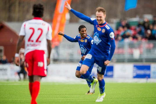 Erikson Spinola Lima and Aron Elis Thrandarson of Aalesund