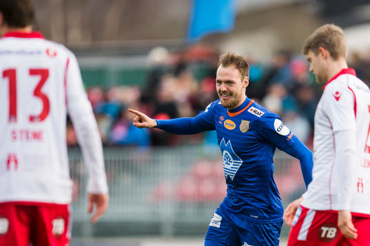 Aron Elis Thrandarson of Aalesund celebrates the 1-2 goal
