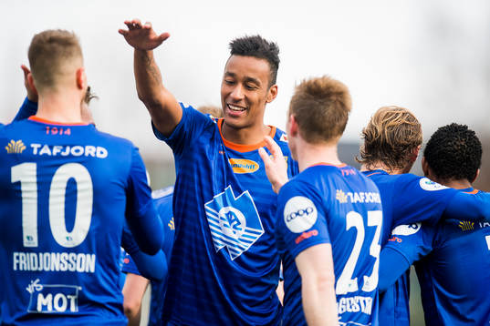 Sonni Ragnar Nattestad of Aalesund celebrates the 1-2 goal