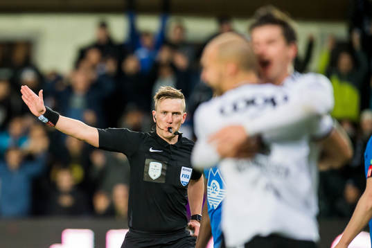 Rosenborgs 3-0 goal is disallowed by referee Kai Erik Steen